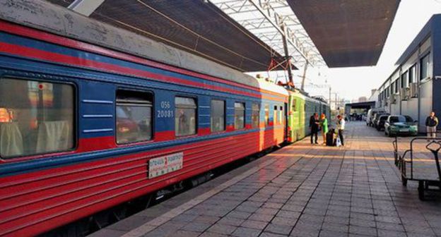 Train arriving at Yerevan station. Photo: CC BY-SA 2.0/Vicuna R https://www.flickr.com/photos/144510328@N03/ Train arriving at Yerevan station. Photo: CC BY-SA 2.0/Vicuna R https://www.flickr.com/photos/144510328@N03/