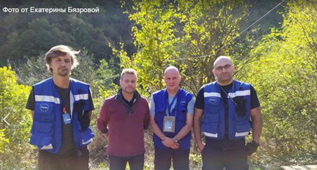 EU Monitoring Mission detained at South Ossetia-Georgia border. Screenshot of Facebook post: https://www.facebook.com/photo.php?fbid=965080070517846&set=pcb.458555624758201&type=3&theater&ifg=1 EU Monitoring Mission detained at South Ossetia-Georgia border. Screenshot of Facebook post: https://www.facebook.com/photo.php?fbid=965080070517846&set=pcb.458555624758201&type=3&theater&ifg=1