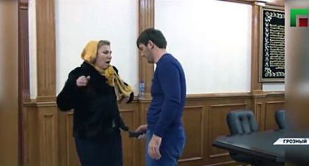 Islam Kadyrov applies an electric shocker (stun gun) to a woman. Photo: screenshot of the video by the Grozny TV channel https://www.youtube.com/watch?time_continue=1&v=BpjWCGHbJ6E Islam Kadyrov applies an electric shocker (stun gun) to a woman. Photo: screenshot of the video by the Grozny TV channel https://www.youtube.com/watch?time_continue=1&v=BpjWCGHbJ6E