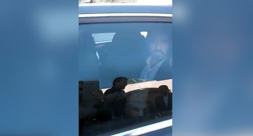 Screenshot of the video of the detention of a rally participant in front of the courthouse before the consideration of an appeal filed against the arrest of Abdullah Makhmudov. Zafar Ahmadov's page on Facebook https://www.facebook.com/AndreyBoqatov/videos/2318451585135005/ Screenshot of the video of the detention of a rally participant in front of the courthouse before the consideration of an appeal filed against the arrest of Abdullah Makhmudov. Zafar Ahmadov's page on Facebook https://www.facebook.com/AndreyBoqatov/videos/2318451585135005/