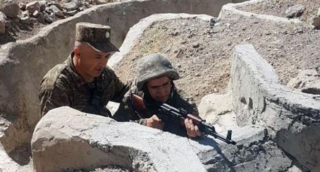 Armenian soldiers. Photo by the press service of the the Ministry of Defence of Armenia http://www.mil.am/hy/news/7054 Armenian soldiers. Photo by the press service of the the Ministry of Defence of Armenia http://www.mil.am/hy/news/7054