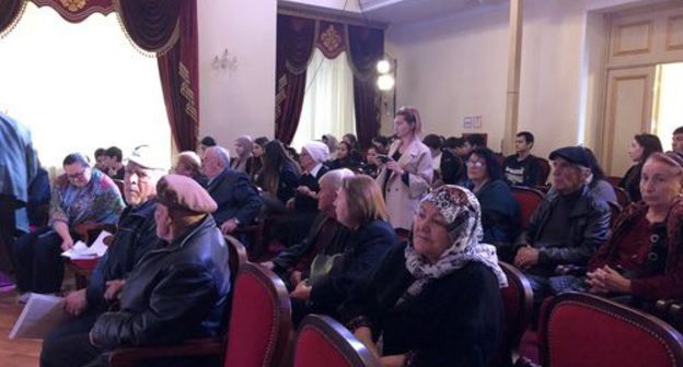 Participants of a memorial evening dedicated to the repressed people, held at the Poetry Theatre in Makhachkala. October 30, 2019. Photo by Rasul Magomedov for the "Caucasian Knot" Participants of a memorial evening dedicated to the repressed people, held at the Poetry Theatre in Makhachkala. October 30, 2019. Photo by Rasul Magomedov for the "Caucasian Knot"