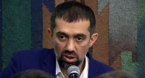 Ruslan Kurbanov. Screenshot from video posted by the Spiritual Administration of the Muslims of Moscow: https://www.youtube.com/watch?v=H7WqJfQzBuU&app=desktop Ruslan Kurbanov. Screenshot from video posted by the Spiritual Administration of the Muslims of Moscow: https://www.youtube.com/watch?v=H7WqJfQzBuU&app=desktop