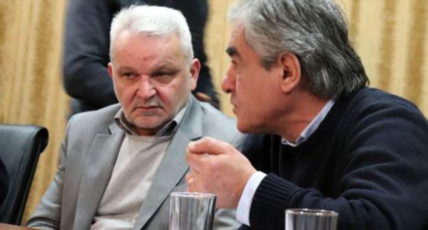 Participants of the roundtable held in Stepanakert. Photo: FB Stepanakert Press Club https://www.facebook.com/stepanakertpressclub/photos/pcb.2640842725994523/2640854925993303/?type=3&theater Participants of the roundtable held in Stepanakert. Photo: FB Stepanakert Press Club https://www.facebook.com/stepanakertpressclub/photos/pcb.2640842725994523/2640854925993303/?type=3&theater