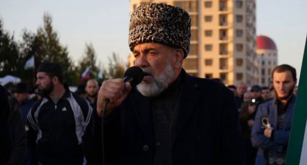 Akhmed Barakhoev. Screenshot from Youtube video posted by 'Fortanga Org': https://www.youtube.com/watch?v=bkmHRYIwW80 Akhmed Barakhoev. Screenshot from Youtube video posted by 'Fortanga Org': https://www.youtube.com/watch?v=bkmHRYIwW80