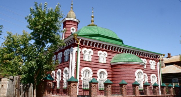 The Red Mosque in Astrakhan. Photo: Ludushka, https://commons.wikimedia.org/w/index.php?curid=21359926 The Red Mosque in Astrakhan. Photo: Ludushka, https://commons.wikimedia.org/w/index.php?curid=21359926