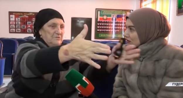 Rovzan Yusupova, a resident of Gudermes, apologized on the air of the Chechen TV Channel. Screenshot of the video by "Grozny" TV Channel https://newsvideo.su/video/11982750 Rovzan Yusupova, a resident of Gudermes, apologized on the air of the Chechen TV Channel. Screenshot of the video by "Grozny" TV Channel https://newsvideo.su/video/11982750