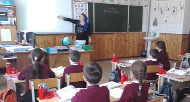 Lesson in one of Kabardino-Balkarian schools. Photo: School of literate consumer, http://xn--c1adpoeect8c.xn--p1ai/?p=4010 Lesson in one of Kabardino-Balkarian schools. Photo: School of literate consumer, http://xn--c1adpoeect8c.xn--p1ai/?p=4010