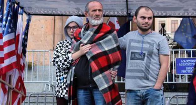 Malkhaz Machalikashvili (centre), father of Temirlan Machalikashvili. Photo by Inna Kukudzhanova for the Caucasian Knot Malkhaz Machalikashvili (centre), father of Temirlan Machalikashvili. Photo by Inna Kukudzhanova for the Caucasian Knot