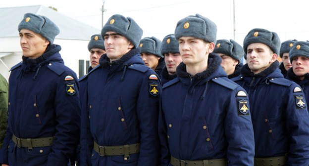 Chechen conscripts. Photo: press service of the Parliament of Chechnya, http://www.parlamentchr.ru/press-centre/fotoreportazhi/2679-500-prizyvnikov-iz-chechni-otpravilis-na-sluzhbu-v-ryady-vs-rossii Chechen conscripts. Photo: press service of the Parliament of Chechnya, http://www.parlamentchr.ru/press-centre/fotoreportazhi/2679-500-prizyvnikov-iz-chechni-otpravilis-na-sluzhbu-v-ryady-vs-rossii
