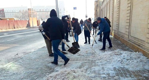 Cleaning streets in Grozny. Photo by the press service of the Mayoralty of Grozny http://grozmer.ru/ Cleaning streets in Grozny. Photo by the press service of the Mayoralty of Grozny http://grozmer.ru/