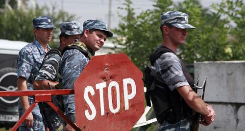 Law enforcers on the border with Ingushetia. Photo: REUTERS/Kazbek Basayev Law enforcers on the border with Ingushetia. Photo: REUTERS/Kazbek Basayev
