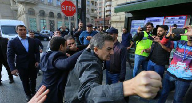 The detention of Ali Kerimli. Photo by Aziz Karimov for the "Caucasian Knot" The detention of Ali Kerimli. Photo by Aziz Karimov for the "Caucasian Knot"