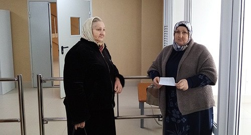 Rumina Sautieva and Asya Gazdieva, older sisters of Zarifa Sautieva, Marc 6, 2020. Photo by Asya Kapaeva for the Caucasian Knot Rumina Sautieva and Asya Gazdieva, older sisters of Zarifa Sautieva, Marc 6, 2020. Photo by Asya Kapaeva for the Caucasian Knot