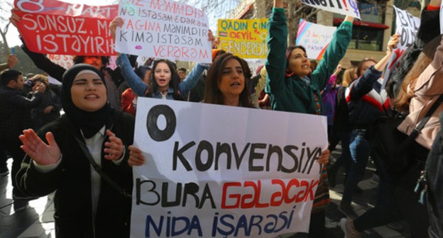 A poster at the feminists' action in Baku saying, "The (Istanbul) Convention will come here, exclamation mark". Photo by Aziz Karimov for the "Caucasian Knot" A poster at the feminists' action in Baku saying, "The (Istanbul) Convention will come here, exclamation mark". Photo by Aziz Karimov for the "Caucasian Knot"