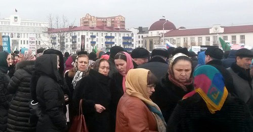 Grozny residents. Photo by Nikolai Petrov for the Caucasian Knot Grozny residents. Photo by Nikolai Petrov for the Caucasian Knot