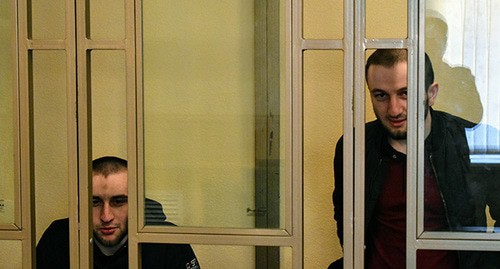 Mukhtar and Ismail Kurbanovs waiting for the court verdict announcement. Photo by Konstantin Volgin for the Caucasian Knot Mukhtar and Ismail Kurbanovs waiting for the court verdict announcement. Photo by Konstantin Volgin for the Caucasian Knot