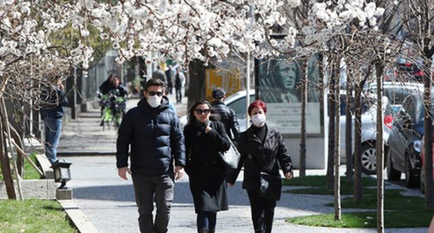 Residents of Yerevan wearing medical masks in the streets. March 2020. Photo: Hayk Baghdasaryan/Photolure via REUTERS Residents of Yerevan wearing medical masks in the streets. March 2020. Photo: Hayk Baghdasaryan/Photolure via REUTERS