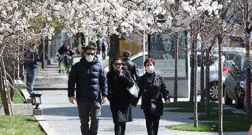 Residents of Yerevan wearing medical masks in the streets. March 2020. Photo: Hayk Baghdasaryan/Photolure via REUTERS Residents of Yerevan wearing medical masks in the streets. March 2020. Photo: Hayk Baghdasaryan/Photolure via REUTERS