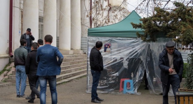 The opposition activists began a round-the-clock action in Stepanakert. Nagorno-Karabakh. March 25, 2020. Photo by Alvard Grigoryan for the "Caucasian Knot" The opposition activists began a round-the-clock action in Stepanakert. Nagorno-Karabakh. March 25, 2020. Photo by Alvard Grigoryan for the "Caucasian Knot"