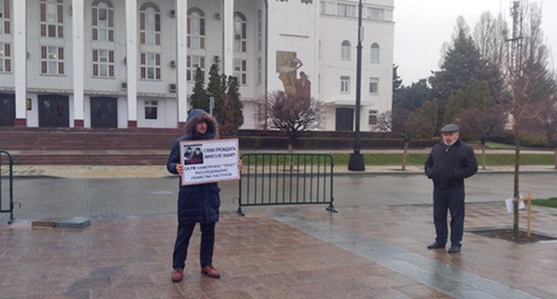 Joint action of supporters of Abdulmumin Gadjiev and Murtazali Gasanguseinov in Makhachkala, March 16, 2020. Photo by Rasul Magomedov for the "Caucasian Knot" Joint action of supporters of Abdulmumin Gadjiev and Murtazali Gasanguseinov in Makhachkala, March 16, 2020. Photo by Rasul Magomedov for the "Caucasian Knot"