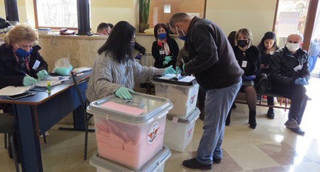 At a polling station in Nagorno-Karabakh, March 31, 2020. Photo by Alvard Grigoryan for the Caucasian Knot At a polling station in Nagorno-Karabakh, March 31, 2020. Photo by Alvard Grigoryan for the Caucasian Knot