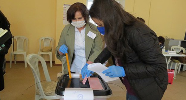 At a polling station in Nagorno-Karabakh, March 31, 2020. Photo by Alvard Grigoryan for the Caucasian Knot At a polling station in Nagorno-Karabakh, March 31, 2020. Photo by Alvard Grigoryan for the Caucasian Knot
