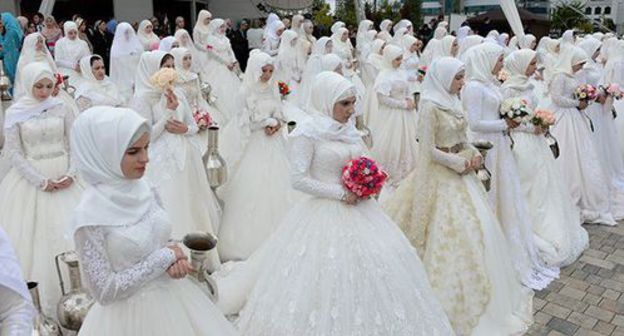 Brides, Grozny. Photo: REUTERS/Said Tsarnayev Brides, Grozny. Photo: REUTERS/Said Tsarnayev