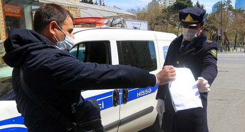 Police checking IDs in Baku. Photo by Aziz Karimov for the Caucasian Knot Police checking IDs in Baku. Photo by Aziz Karimov for the Caucasian Knot