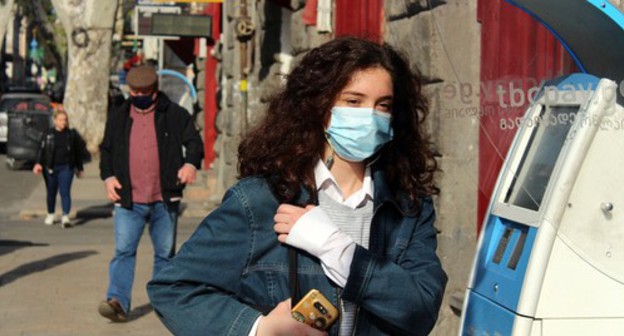A woman wearing mask in Tbilisi streets. Photo by Inna Kukudzhanova for the Caucasian Knot A woman wearing mask in Tbilisi streets. Photo by Inna Kukudzhanova for the Caucasian Knot
