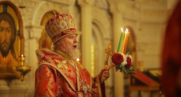 An Easter service in the Holy Myrrhbearers Cathedral in Baku. April 19, 2020. Photo by Aziz Karimov for the "Caucasian Knot" An Easter service in the Holy Myrrhbearers Cathedral in Baku. April 19, 2020. Photo by Aziz Karimov for the "Caucasian Knot"