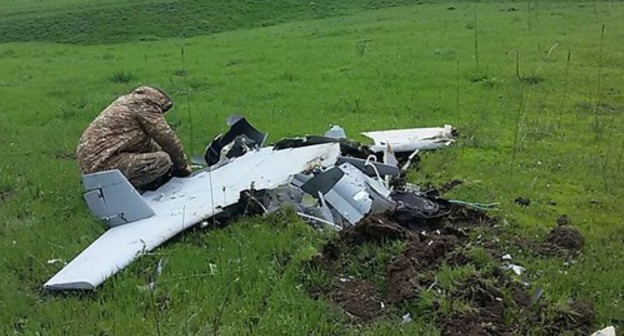 An Azerbaijani unmanned aerial vehicle (UAV, or drone). Screenshot of the video by Sputnik Armenia An Azerbaijani unmanned aerial vehicle (UAV, or drone). Screenshot of the video by Sputnik Armenia