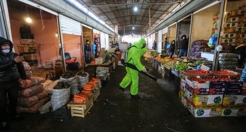 Desinfection of a market in Baku. Photo by Aziz Karimov for the "Caucasian Knot" Desinfection of a market in Baku. Photo by Aziz Karimov for the "Caucasian Knot"