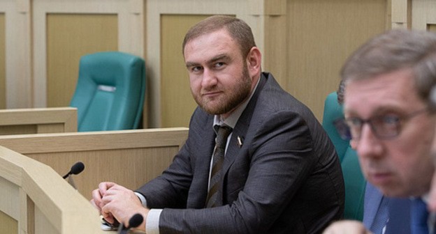 Rauf Arashukov. Photo: The Council of the Federation of the Federal Assembly of the Russian Federation https://ru.wikipedia.org/ Rauf Arashukov. Photo: The Council of the Federation of the Federal Assembly of the Russian Federation https://ru.wikipedia.org/