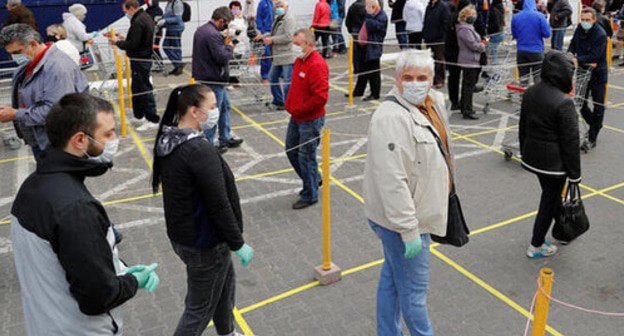 Social distance during quarantine. Photo: REUTERS/Vitaly Nevar Social distance during quarantine. Photo: REUTERS/Vitaly Nevar