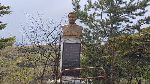Stalin bust in the village of Zar of the Tskhinval Region. Photo by Anna Djioyeva for the Caucasian Knot Stalin bust in the village of Zar of the Tskhinval Region. Photo by Anna Djioyeva for the Caucasian Knot