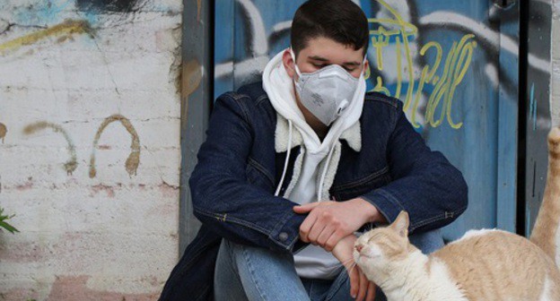 A young man wearing a face mask. Photo: pixabay.com A young man wearing a face mask. Photo: pixabay.com