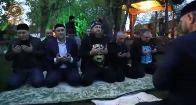 Ramzan Kadyrov performs a prayer (iftar) with chiefs of hospitals in Chechnya. Screenshot of the video posted at the VKontakte page of the leader of Chechnya https://vk.com/ramzan?w=wall279938622_487966 Ramzan Kadyrov performs a prayer (iftar) with chiefs of hospitals in Chechnya. Screenshot of the video posted at the VKontakte page of the leader of Chechnya https://vk.com/ramzan?w=wall279938622_487966
