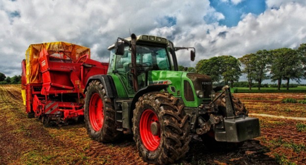Tractor. Photo: Pixabay.com Tractor. Photo: Pixabay.com