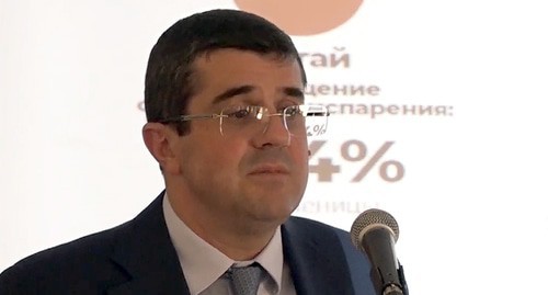 Araik Arutyunyan. Screenshot from video posted by 'Pay TV Studio' at YouTube Channel: https://www.youtube.com/watch?v=5wEfSEa3NqE Araik Arutyunyan. Screenshot from video posted by 'Pay TV Studio' at YouTube Channel: https://www.youtube.com/watch?v=5wEfSEa3NqE