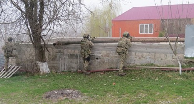 Special operation in the Nazran District of Ingushetia, April 6, 2017. Photo: press service of the Russian National Antiterrorist Committee, http://nac.gov.ru/kontrterroristicheskie-operacii/v-ingushetii-obnaruzhen-arsenal-v-banditskom.html#&gid=1&pid=4 Special operation in the Nazran District of Ingushetia, April 6, 2017. Photo: press service of the Russian National Antiterrorist Committee, http://nac.gov.ru/kontrterroristicheskie-operacii/v-ingushetii-obnaruzhen-arsenal-v-banditskom.html#&gid=1&pid=4