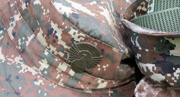 Badge of a soldier of the Nagorno-Karabakh Defence Army. Photo by Alvard Grigoryan for the "Caucasian Knot" Badge of a soldier of the Nagorno-Karabakh Defence Army. Photo by Alvard Grigoryan for the "Caucasian Knot"