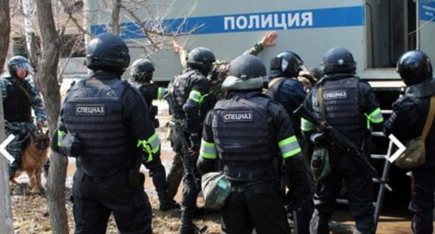 Special service agents. Photo: http://nac.gov.ru/antiterroristicheskie-ucheniya/operativnym-shtabom-v-altayskom-krae-provedeno-0.html Special service agents. Photo: http://nac.gov.ru/antiterroristicheskie-ucheniya/operativnym-shtabom-v-altayskom-krae-provedeno-0.html