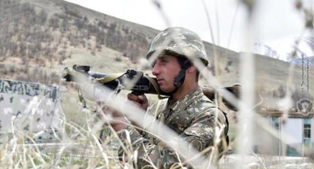 Soldier of the Armenian Army. Photo: press service of the Ministry of Defence of Armenia, http://www.mil.am/hy/news/6254 Soldier of the Armenian Army. Photo: press service of the Ministry of Defence of Armenia, http://www.mil.am/hy/news/6254