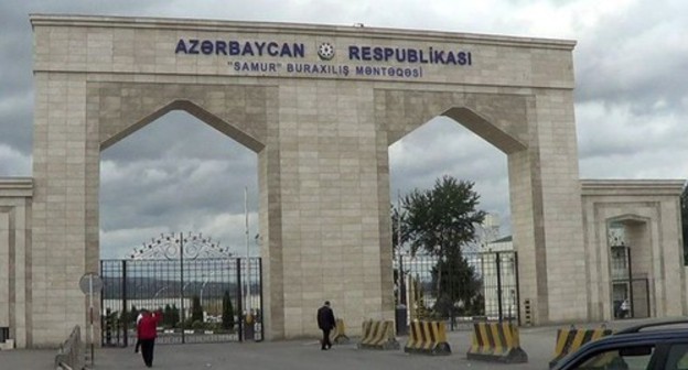 The border between Azerbaijan and Dagestan. Screenshot of the video by Median TV https://mediatv.az/cemiyyet/34609-gomrukde-28-min-eded-siqaret-musadire-olundu.html The border between Azerbaijan and Dagestan. Screenshot of the video by Median TV https://mediatv.az/cemiyyet/34609-gomrukde-28-min-eded-siqaret-musadire-olundu.html