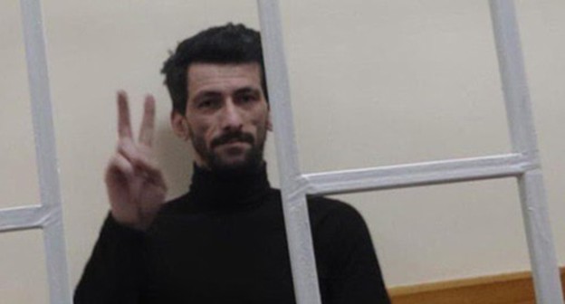 Vadim Cheldiev. Screenshot: http://alaniatv.ru/vadim-cheldiev-zaplatit-shtraf-v-razmere-75-tysyach-rublej-za-zloupotreblenie-svobodoj-massovoj-informatsii/ Vadim Cheldiev. Screenshot: http://alaniatv.ru/vadim-cheldiev-zaplatit-shtraf-v-razmere-75-tysyach-rublej-za-zloupotreblenie-svobodoj-massovoj-informatsii/