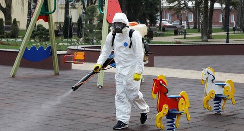 Disinfection of children's playground. Photo: REUTERS/Eduard Korniyenko Disinfection of children's playground. Photo: REUTERS/Eduard Korniyenko