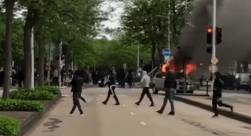 Clashes in Dijon. Screenshot of the report by DW https://www.youtube.com/watch?v=gdEFDRux_-0 Clashes in Dijon. Screenshot of the report by DW https://www.youtube.com/watch?v=gdEFDRux_-0