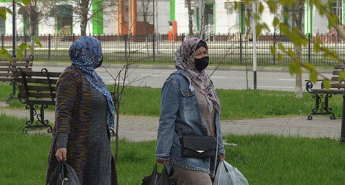 Women in masks in Grozny. Photo: REUTERS/Ramzan Musaev Women in masks in Grozny. Photo: REUTERS/Ramzan Musaev