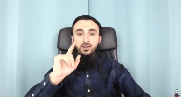 Tumso Abdurakhmanov. Screenshot: YouTube "ABU-SADDAM SHISHANI" https://www.youtube.com/watch?v=dlyIppwS6JI Tumso Abdurakhmanov. Screenshot: YouTube "ABU-SADDAM SHISHANI" https://www.youtube.com/watch?v=dlyIppwS6JI